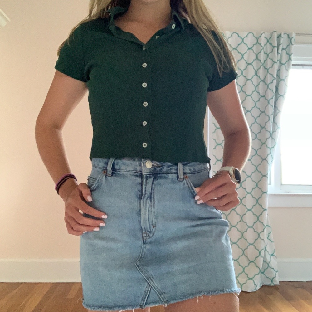 Brandy Melville Green Collared Crop Top